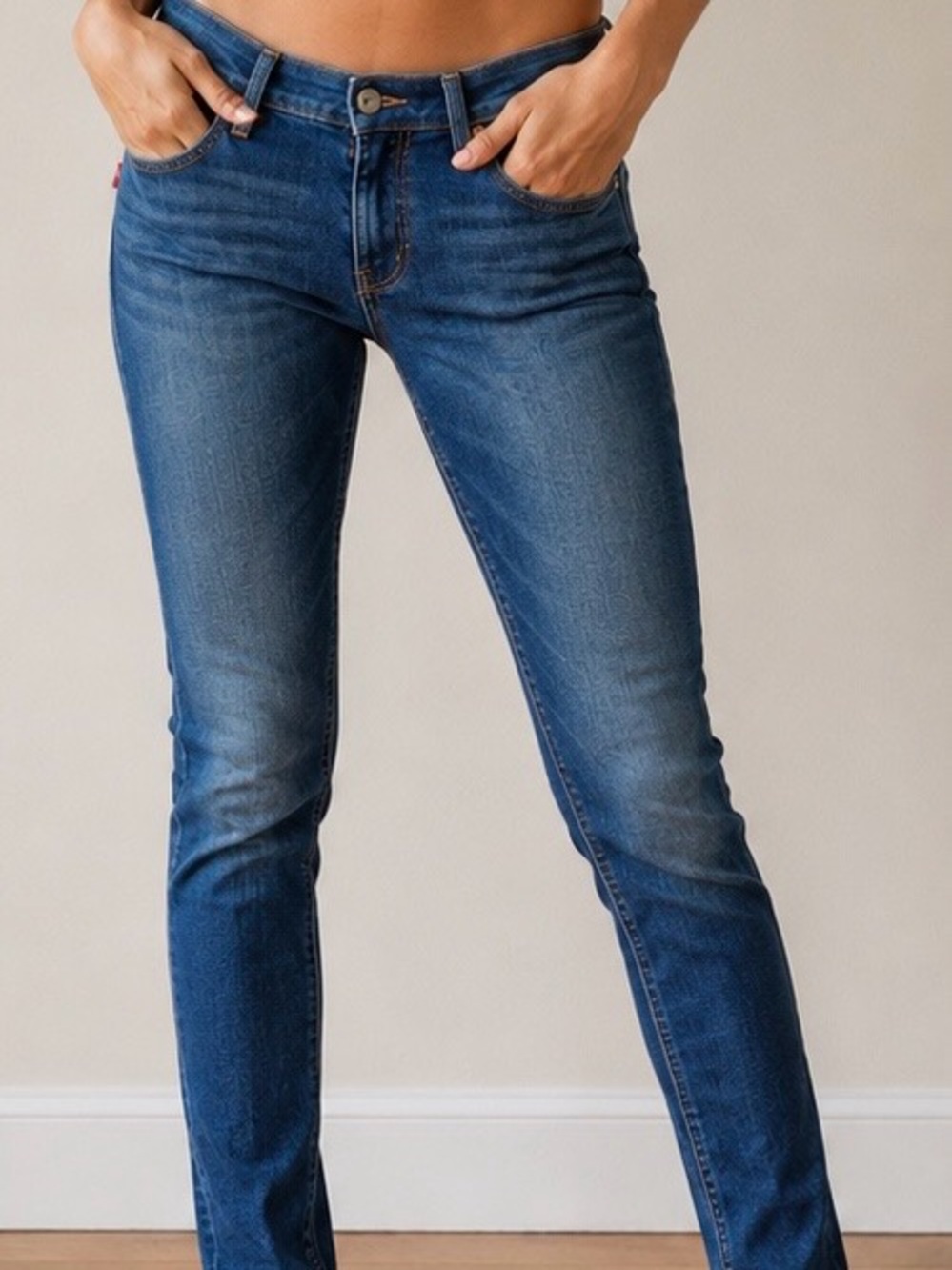 Levi's Women's Skinny Jeans in Medium Blue Wash